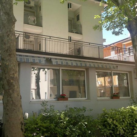 צ'סנטיקו Blue Hotel מראה חיצוני תמונה