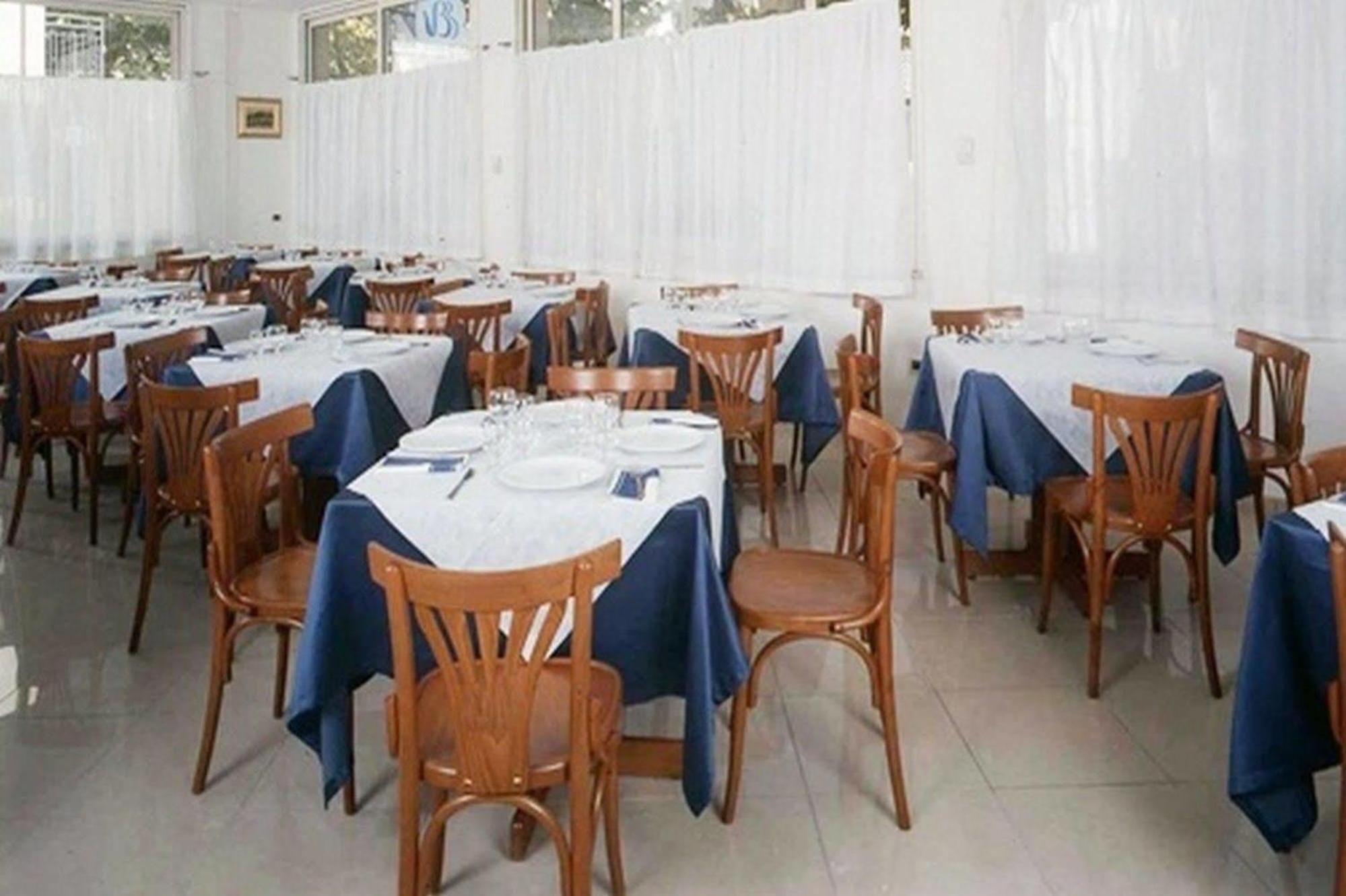 צ'סנטיקו Blue Hotel מראה חיצוני תמונה