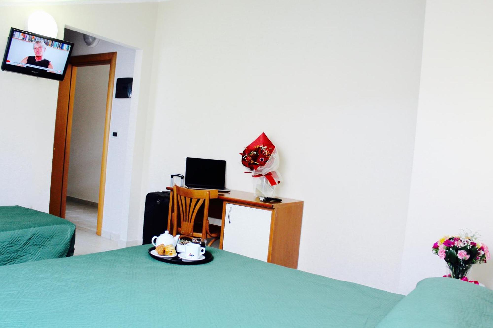 צ'סנטיקו Blue Hotel מראה חיצוני תמונה