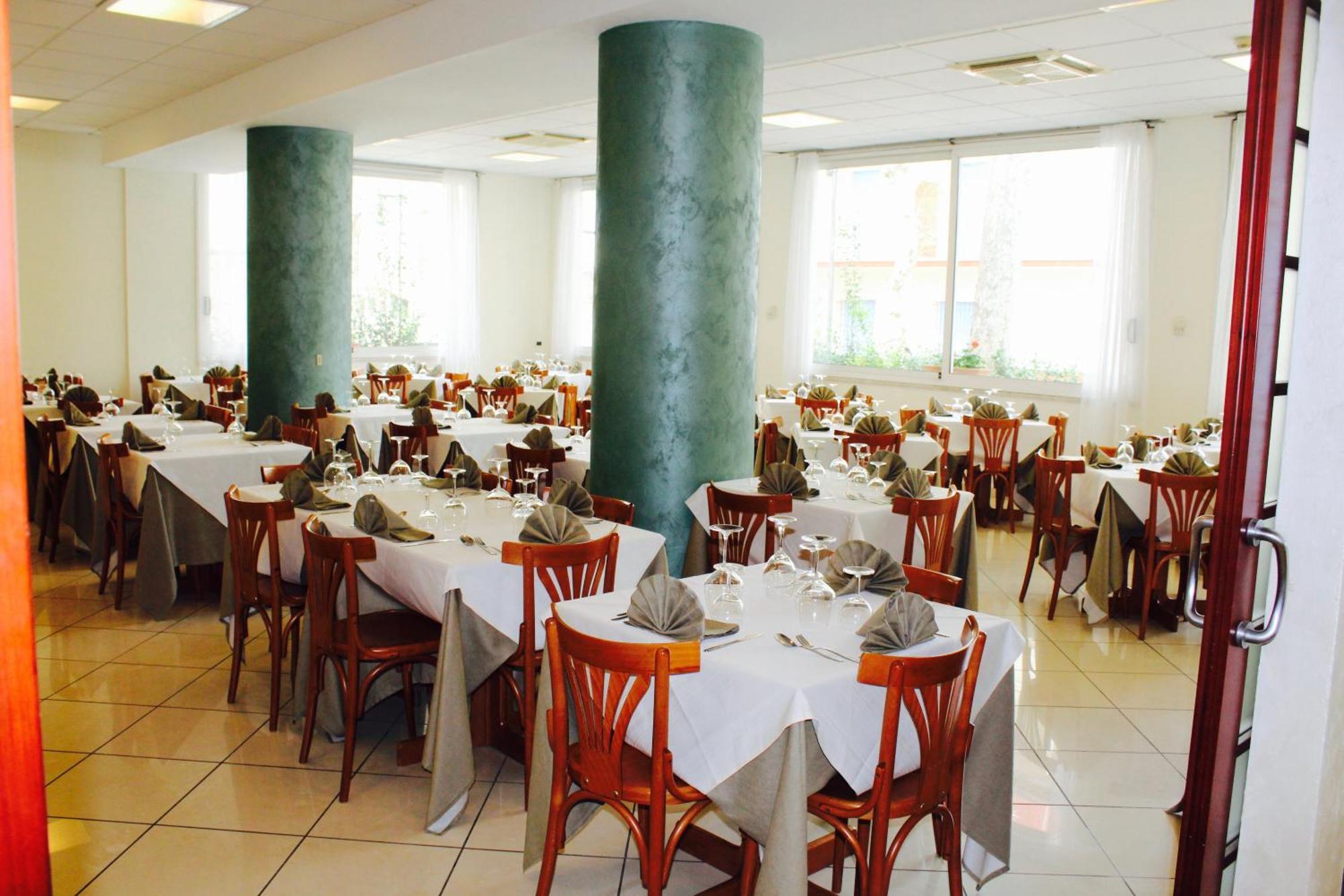 צ'סנטיקו Blue Hotel מראה חיצוני תמונה