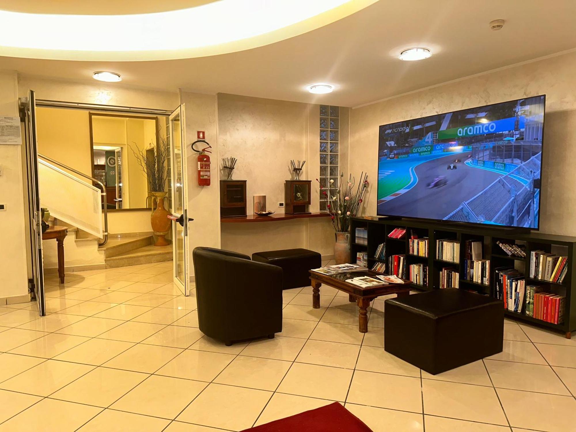 צ'סנטיקו Blue Hotel מראה חיצוני תמונה
