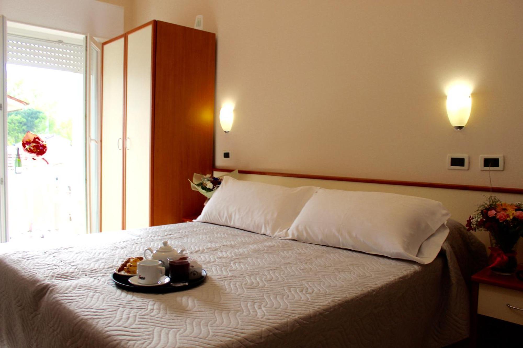 צ'סנטיקו Blue Hotel מראה חיצוני תמונה