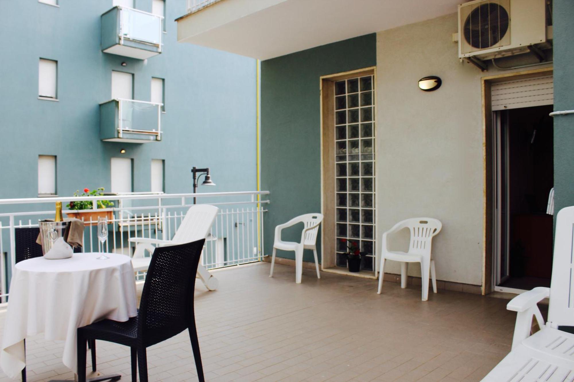 צ'סנטיקו Blue Hotel מראה חיצוני תמונה