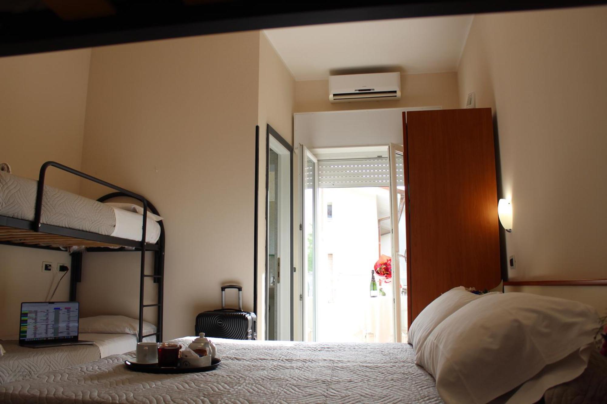 צ'סנטיקו Blue Hotel מראה חיצוני תמונה