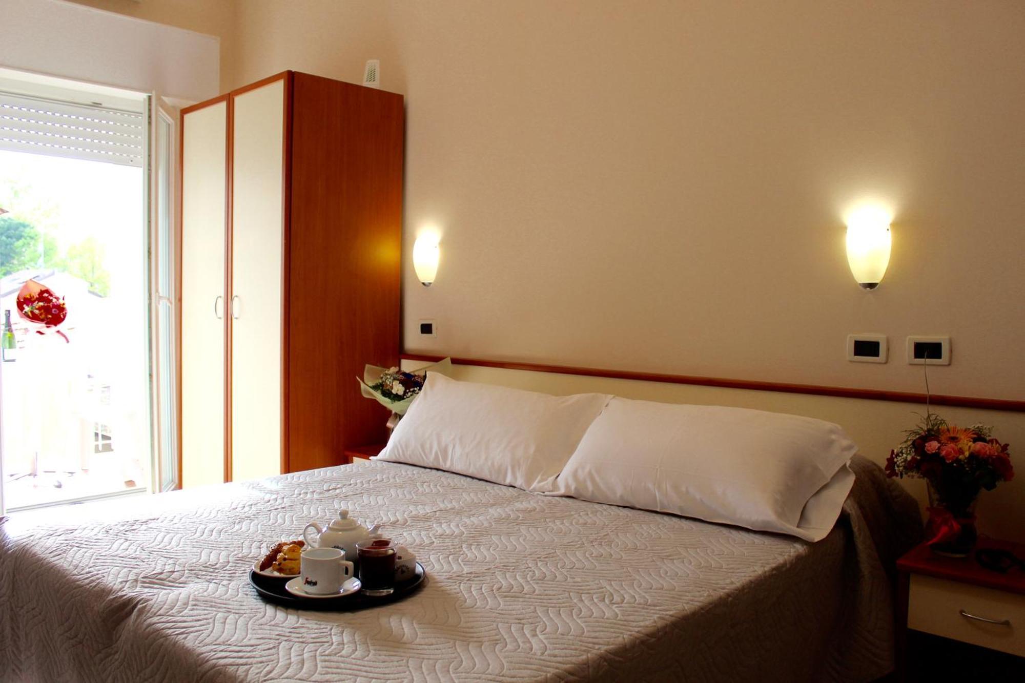 צ'סנטיקו Blue Hotel מראה חיצוני תמונה