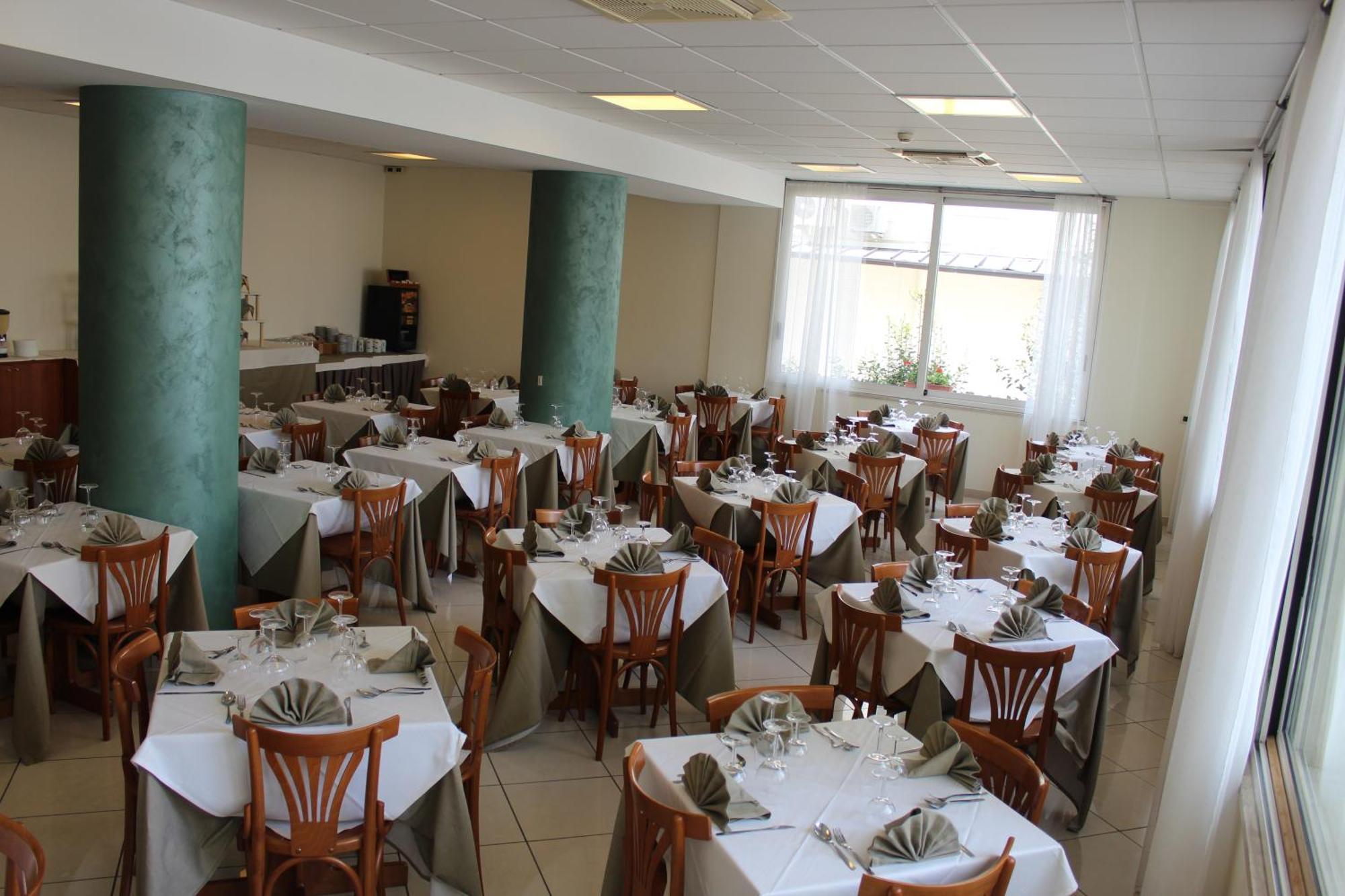 צ'סנטיקו Blue Hotel מראה חיצוני תמונה
