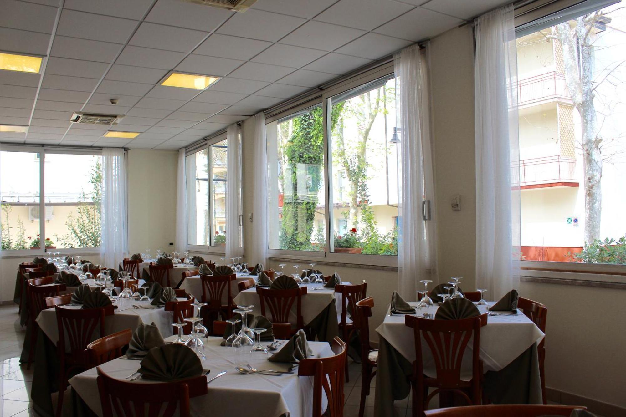 צ'סנטיקו Blue Hotel מראה חיצוני תמונה