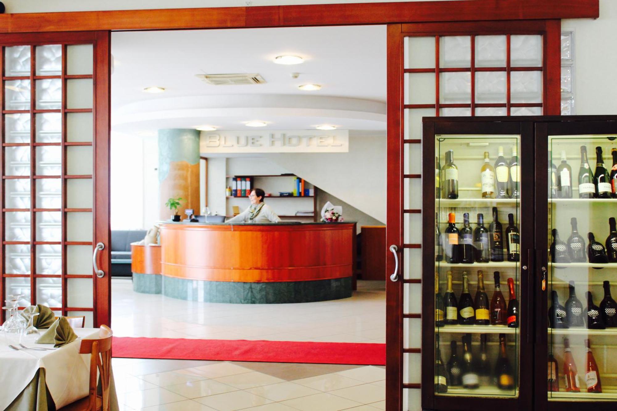 צ'סנטיקו Blue Hotel מראה חיצוני תמונה
