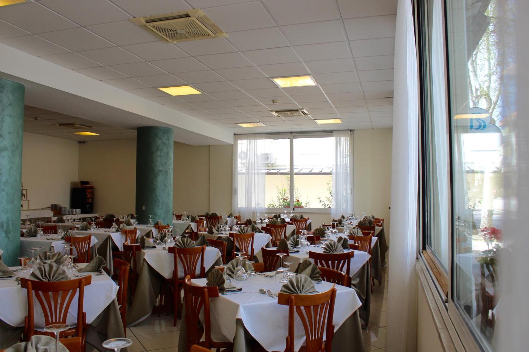 צ'סנטיקו Blue Hotel מראה חיצוני תמונה